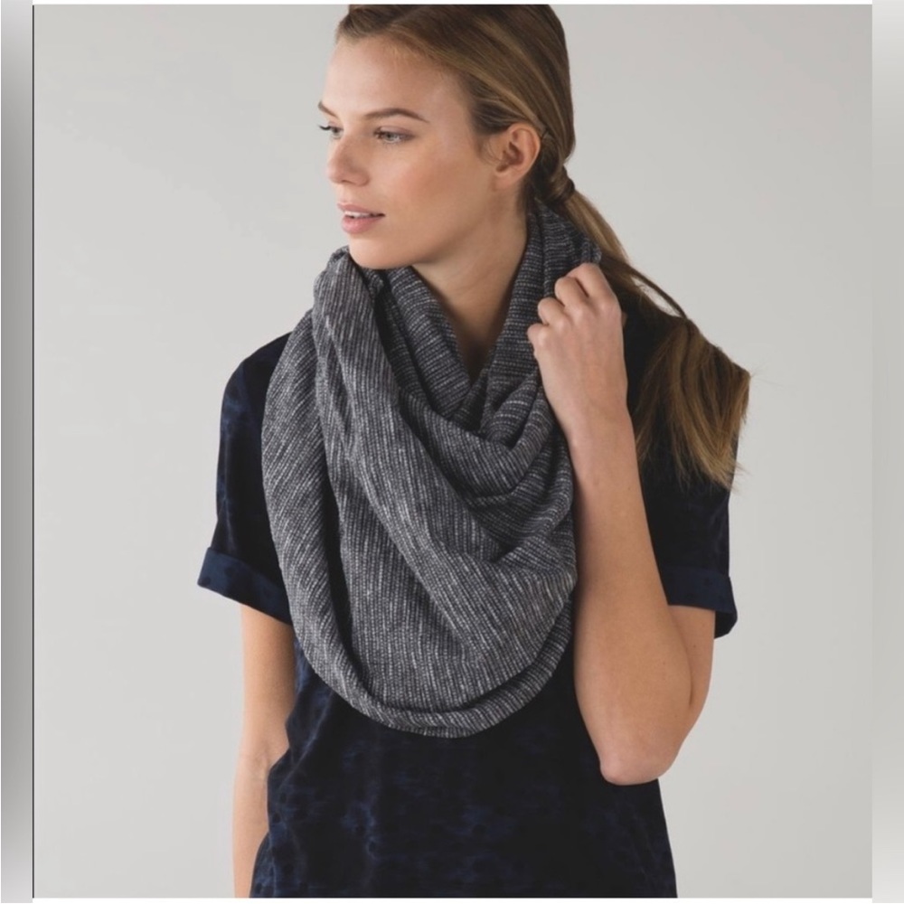 Lululemon Vinyasa Scarf Wrap
